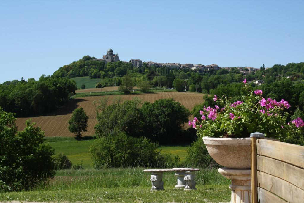 La Perle Du Lot Bed and Breakfast Castelnau-Montratier Exteriör bild
