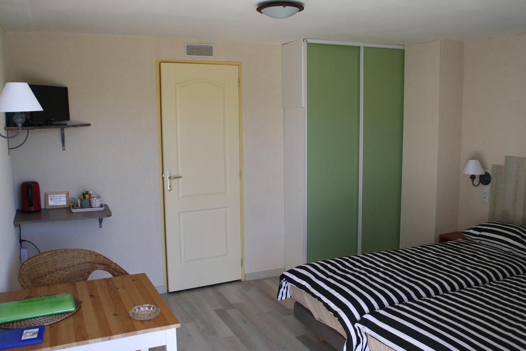 La Perle Du Lot Bed and Breakfast Castelnau-Montratier Exteriör bild