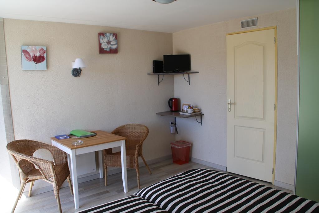 La Perle Du Lot Bed and Breakfast Castelnau-Montratier Exteriör bild